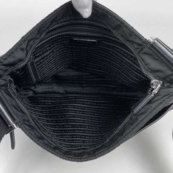 Prada Logo Plate Shoulder Bag Crossbody Shoulder Bag Nylon Nero (black) Va953m - Picture 8 of 8